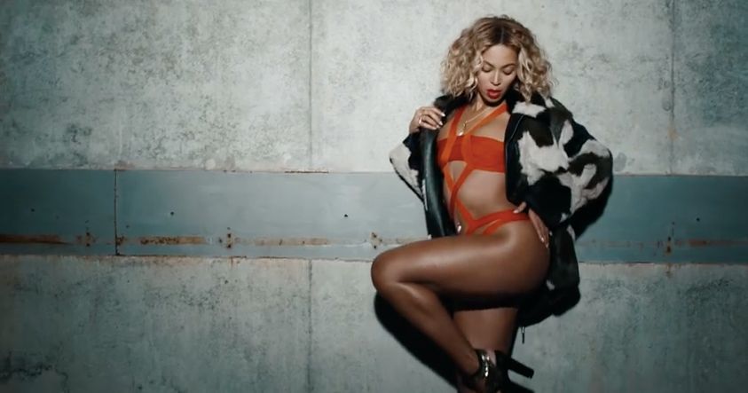 Beyonce sexy legs naked