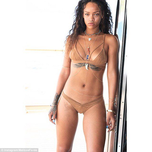 Rihanna bikini photos