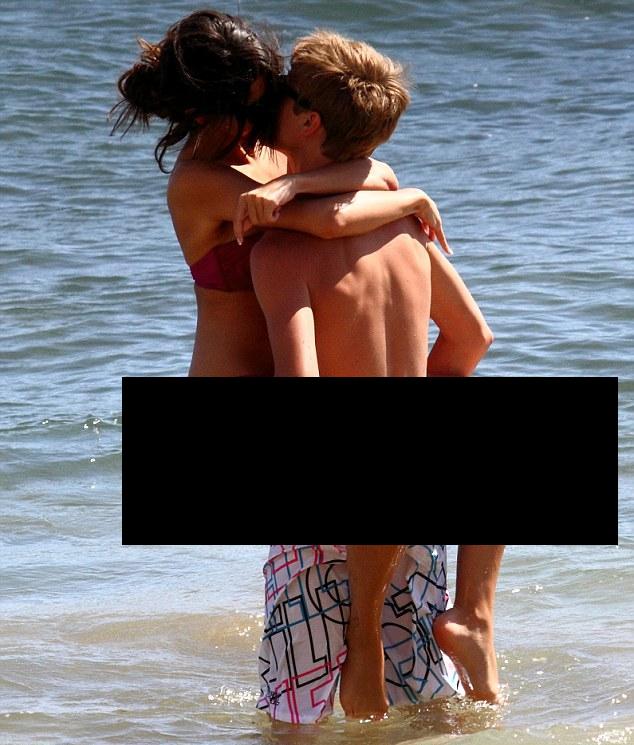 Zils M. reccomend Selena gomez nuds kiss