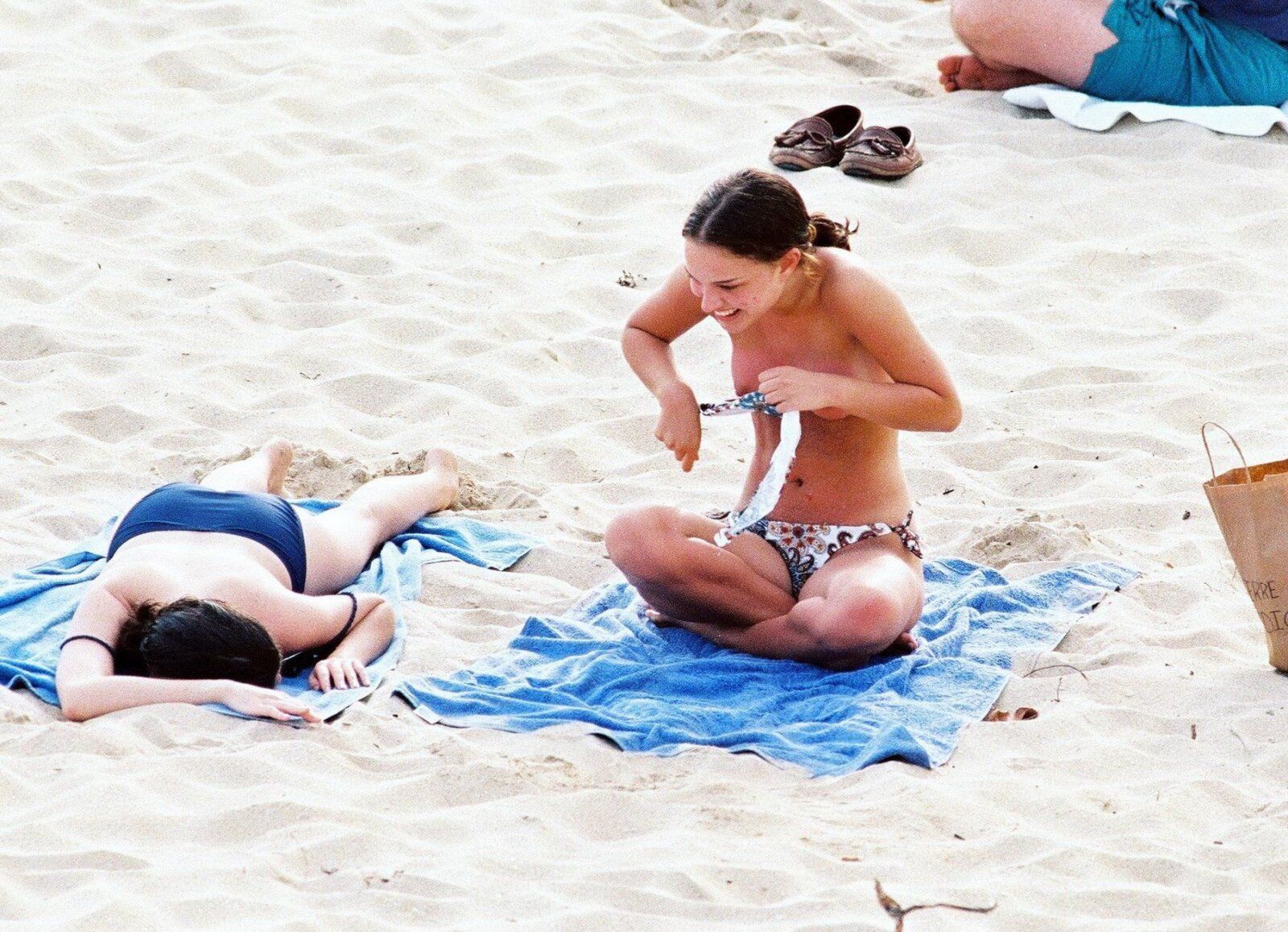 Natalie portman nude on beach